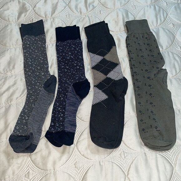 Bundle of 4 pairs of mens socks - Picture 2 of 6